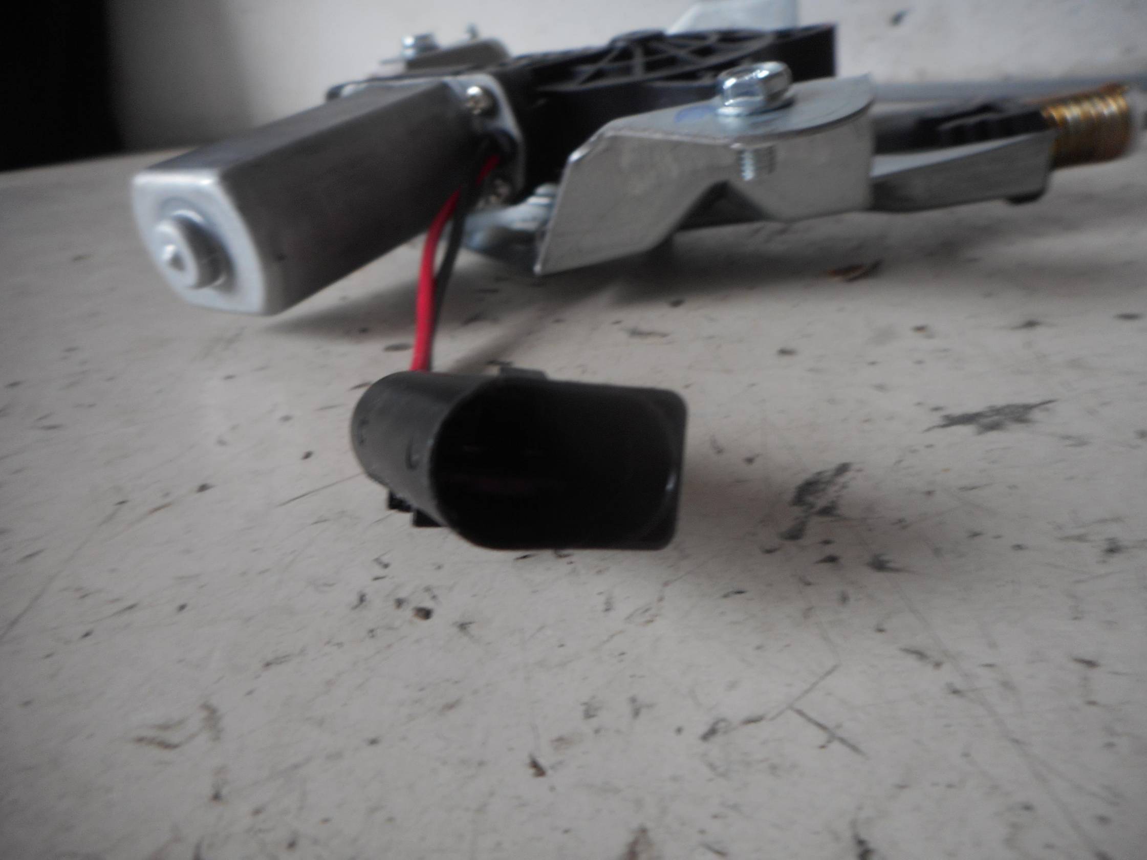 Alzacristallo elettr. porta ant. sx.